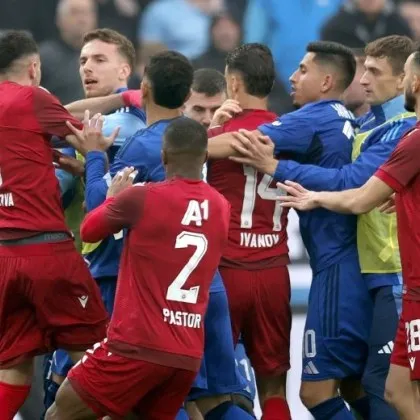 След меле между играчи и прекъсване: ЦСКА грабна победата при днешното дерби ВИДЕА