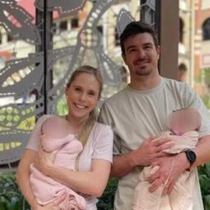 „Няма да играя ролята на Бог": Бременна отказа да избере кое от близначетата си да спаси, стана чудо