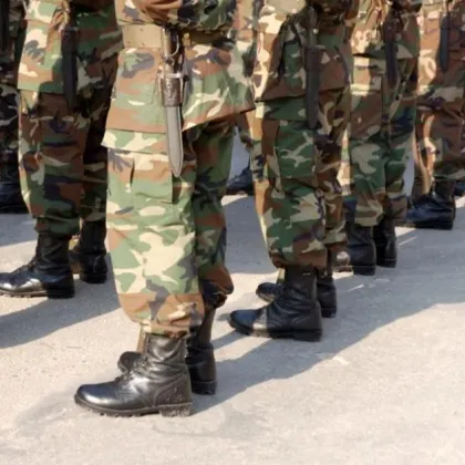 Обединеното кралство започна да разполага военни специалисти и оборудване в