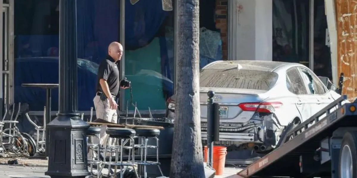 Смъртоносна гонка! Уличен състезател се вряза в бар, има 4 жертви и 13 ранени ВИДЕО