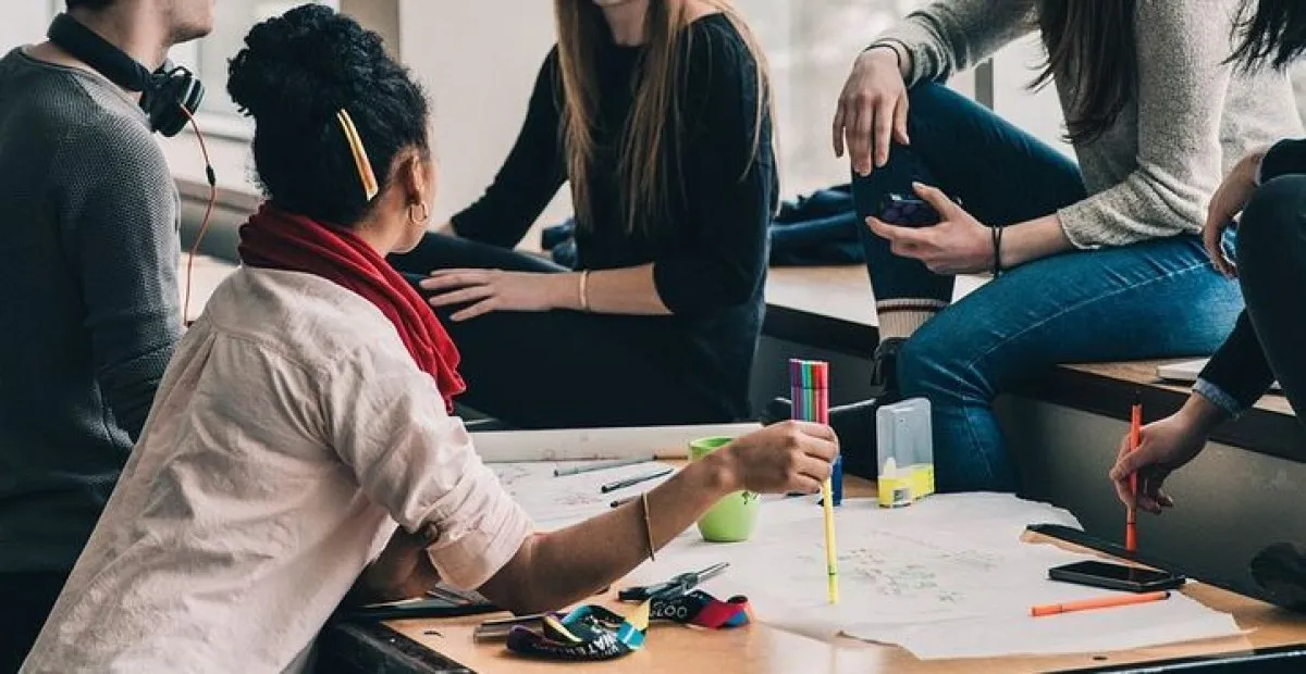 Това просто действие може да ви направи по-убедителни, когато говорите с хора