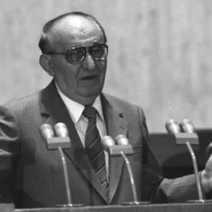 36 години от организираното сваляне на Живков и краха на режима на БКП
