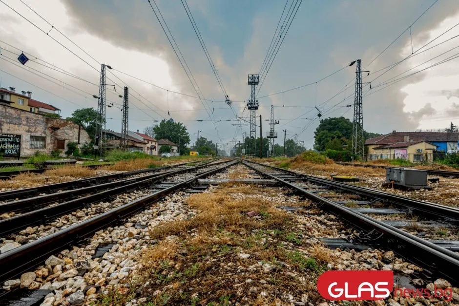 Облачен и дъждовен вторник