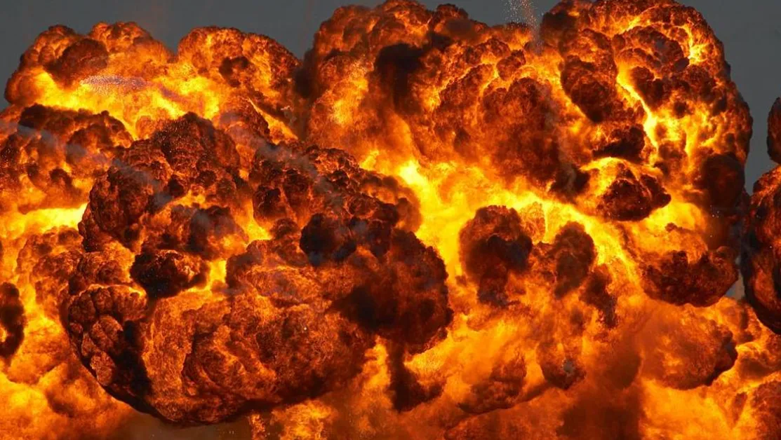 Осем загинали и десетки ранени при взрив на кола в Делхи