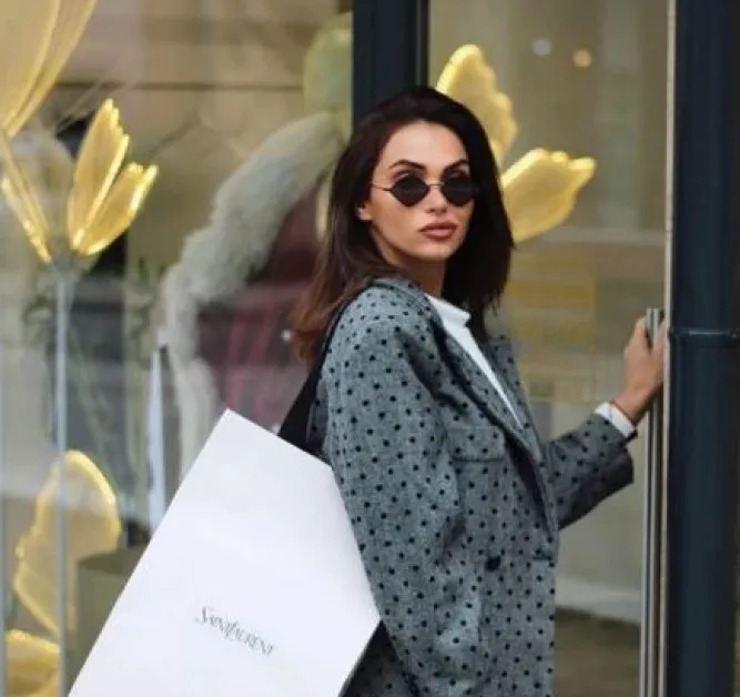 По чудо е оцеляла Инна, намушкана на площада в Благоевград