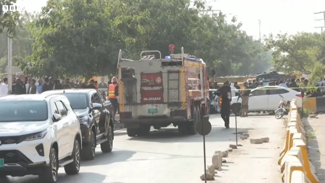 12 загинаха при самоубийствен атентат в Исламабад