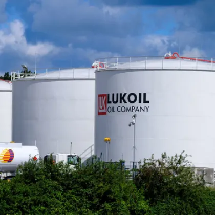 Какво ще се случи у нас след влизането в сила на американските санкции срещу "Лукойл"