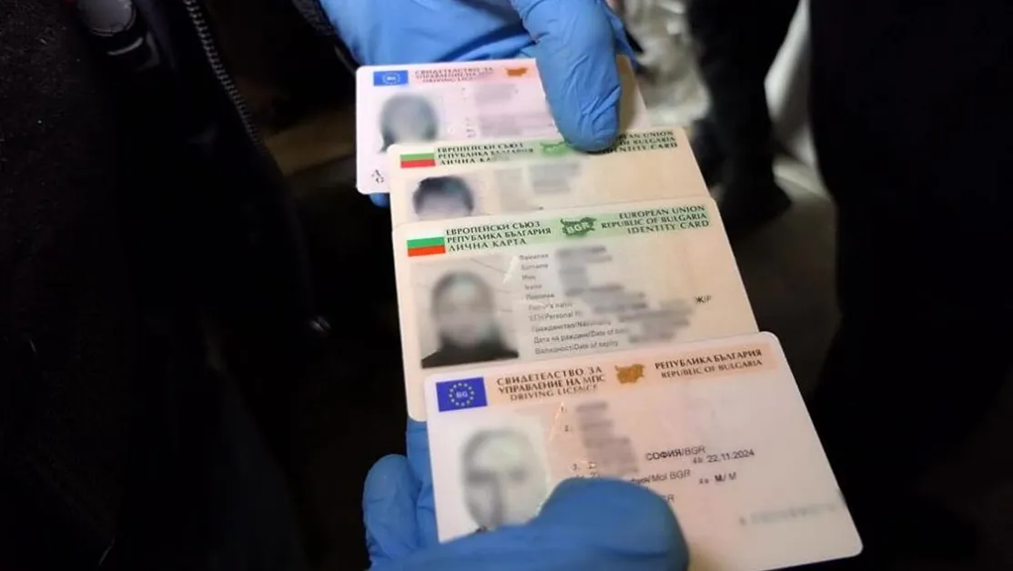 Неутрализираха престъпна група, изготвяла и разпространявала фалшиви документи