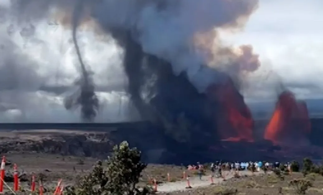 Странно явление се появи при изригване на вулкан на Хаваите ВИДЕО