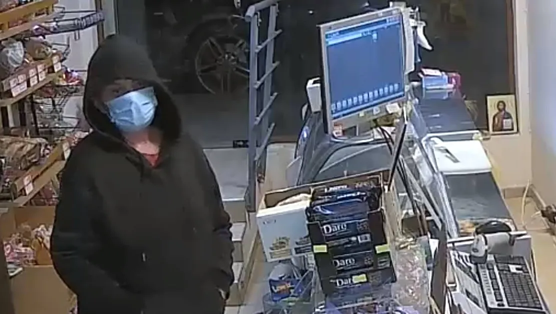 Варненката, извършила въоръжен грабеж, вече е на свобода - била болна СНИМКИ