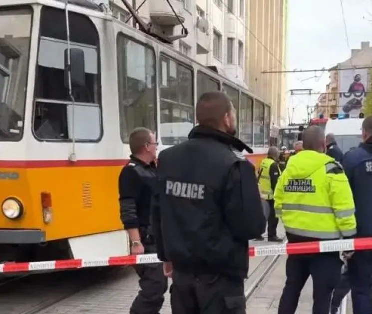 Разкриха какво е състоянието на момиченцето, блъснато от трамвай в София