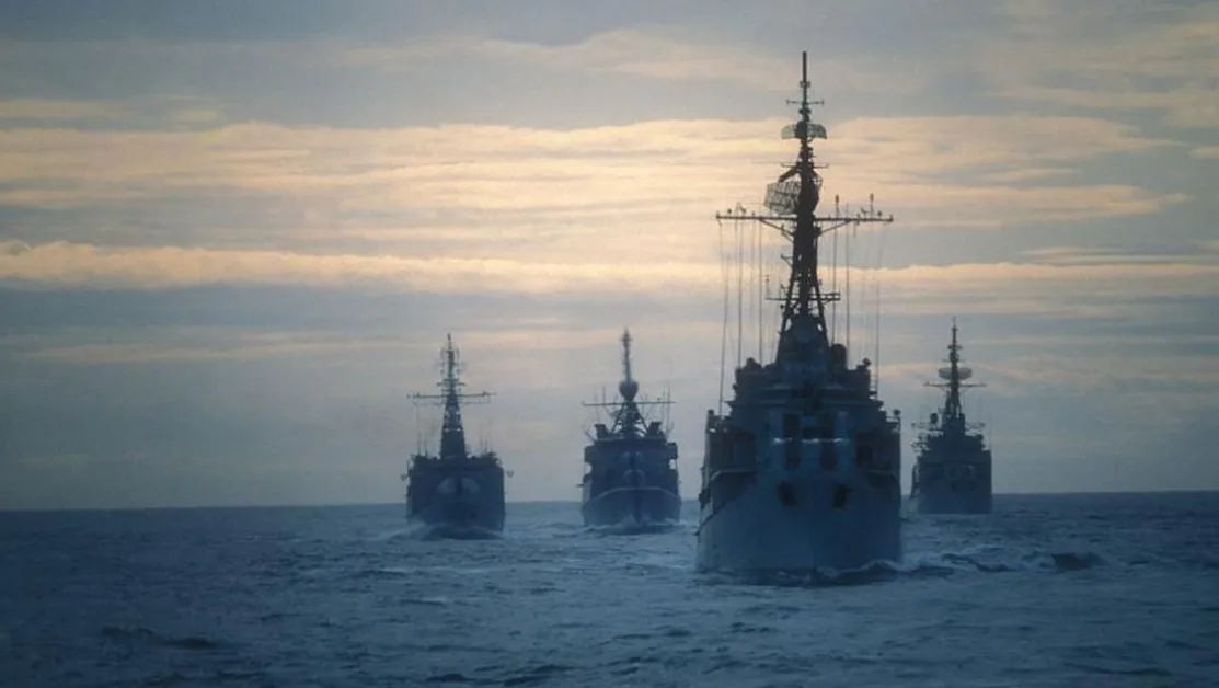 Американски разрушител и крайцер се приближиха на 50 км от Каракас