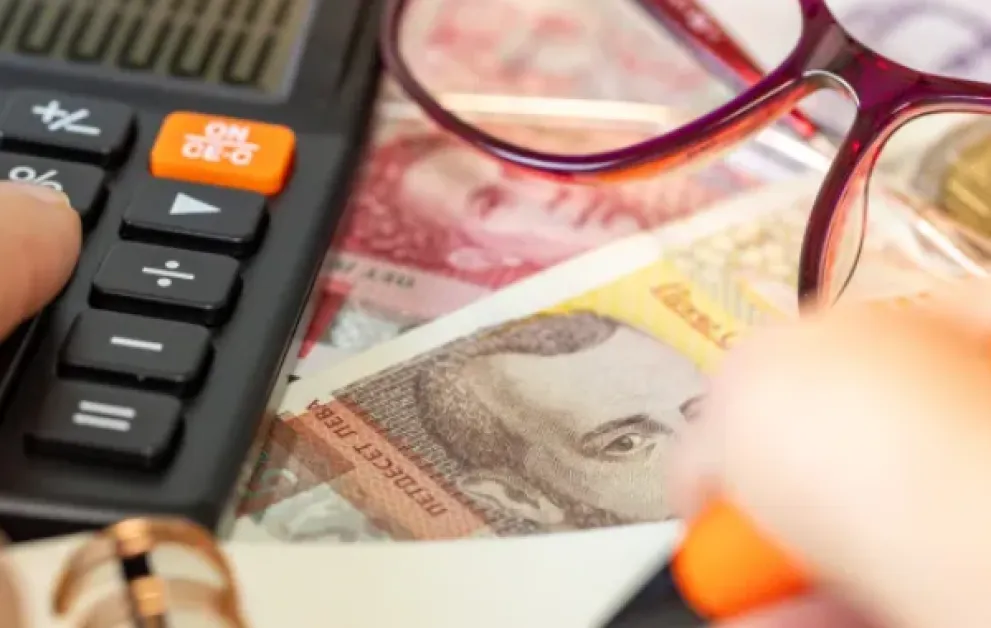 Кои сектори движат заплатите нагоре