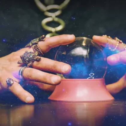 53 годишна жена която се представя за фън шуй учител и