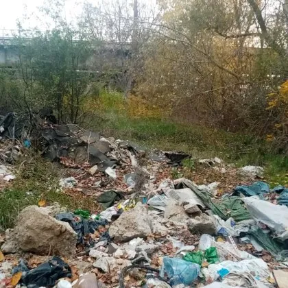 Незаконно сметище се появи край река в Плевенско СНИМКИ