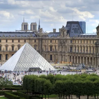 Пуснаха под съдебен надзор участник в дръзкия обир в Лувъра