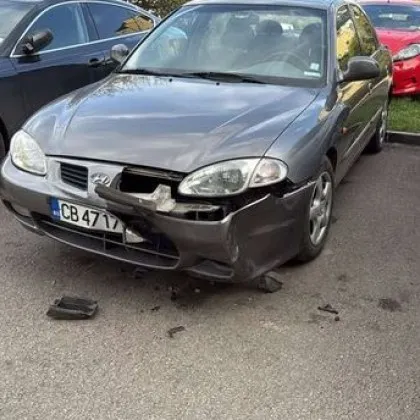 Шофьор откри колата си с щети, ще поеме ли виновният отговорност? СНИМКА