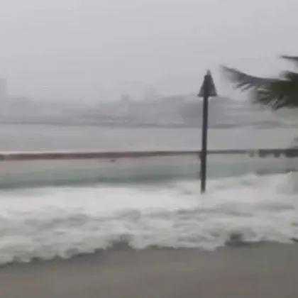 Супертайфунът Фунуон премести езеро, наводни село