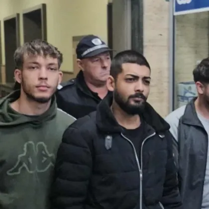 Тримата, пребили младеж в Пловдив, съблекли жертвата си и снимали издевателството