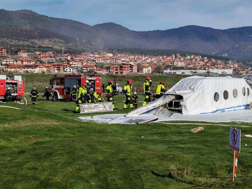 „Паднал" самолет вдигна всички служби накрак СНИМКИ+ВИДЕО
