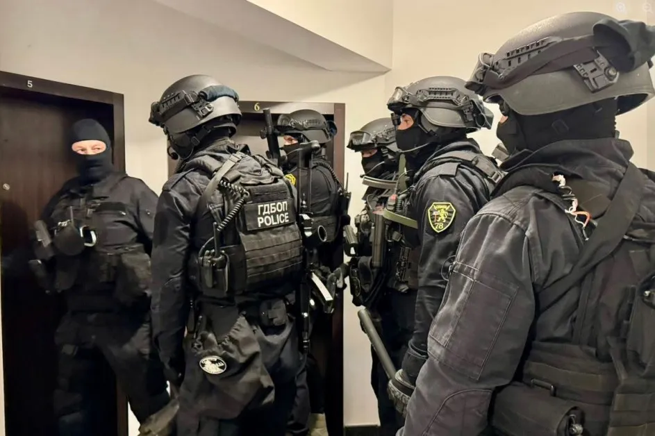 Спецакция в Пловдив! Задържаха дилър и жена му