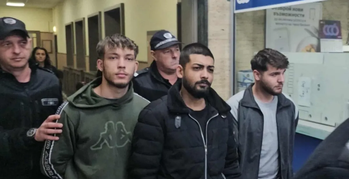 Тримата, пребили младеж в Пловдив, съблекли жертвата си и снимали издевателството