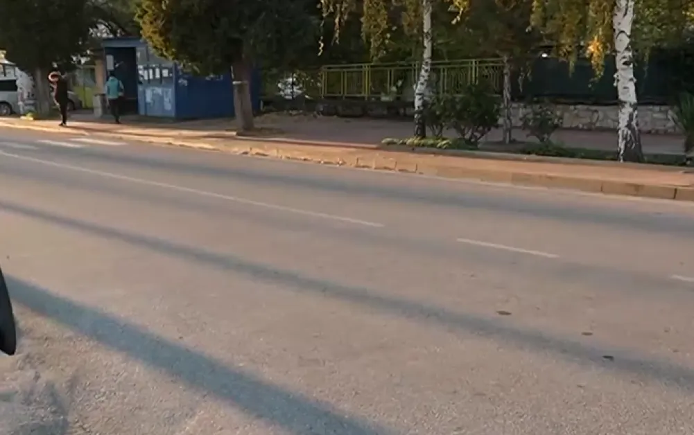 Жители на Ветрен настояват за спешно обезопасяване на главния път