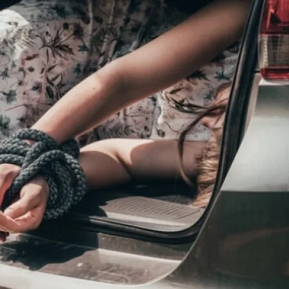 Полицията в Свиленград работи по сигнал за отвличане на млада