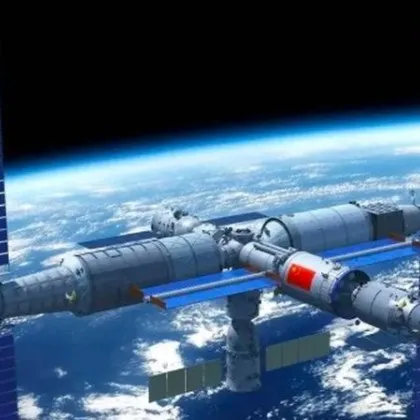 Китайските астронавти от мисията Шънджоу 20 използваха различен космически кораб за