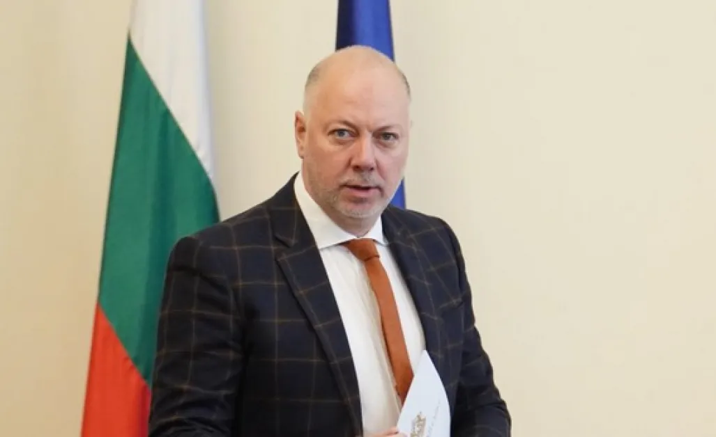 Премиерът свиква извънреден Съвет по сигурността заради особения управител на „Лукойл"