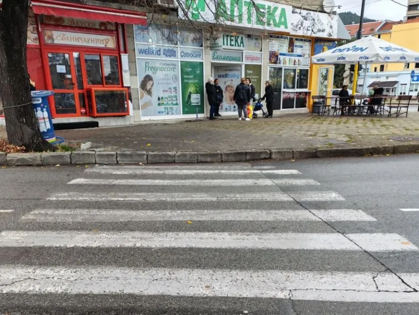 Зебра или призрак на зебра? Кръстовище в Сливен ражда паралелни вселени