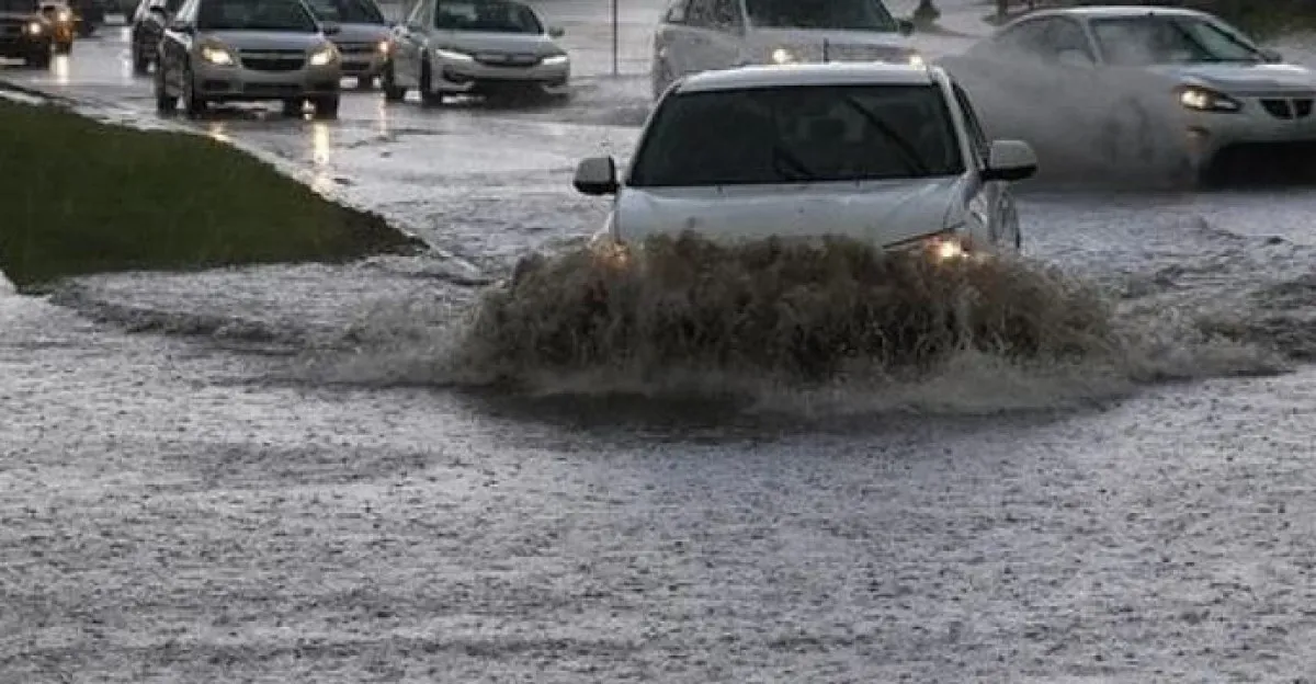 Бурята Клаудия предизвика наводнения, има жертви