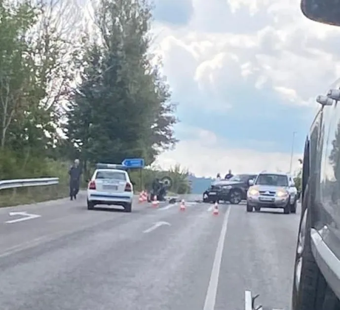 Катастрофа с моторист блокира Прохода на Републиката
