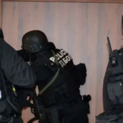 Домашен арест за митничаря, задържан при спецакция на ГДБОП