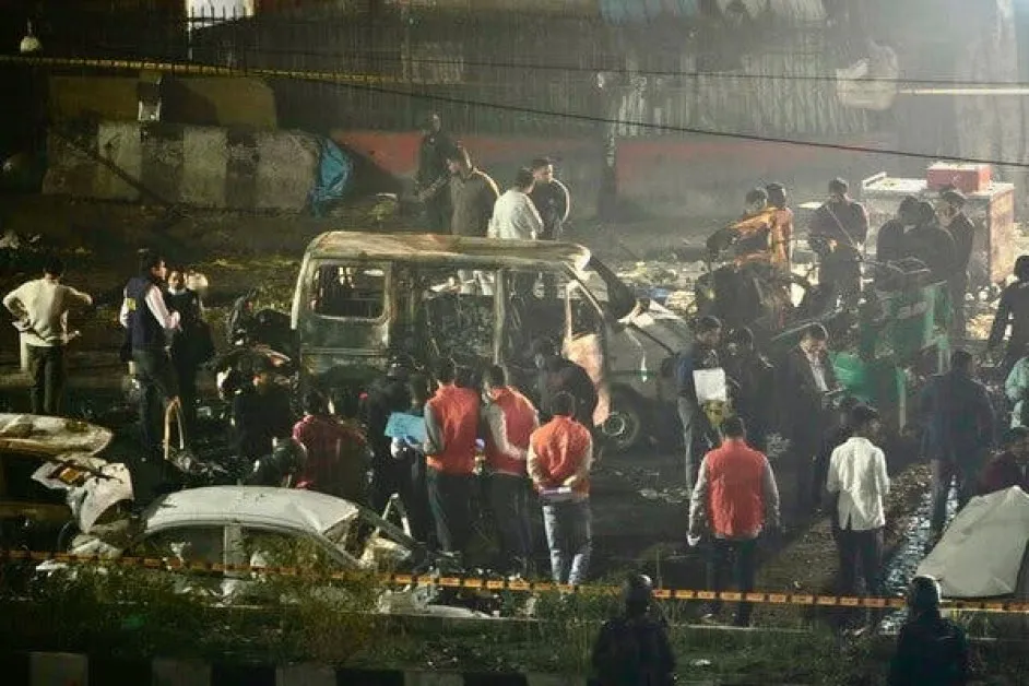 Има задържан за взривената кола в Делхи