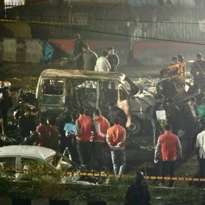 Има задържан за взривената кола в Делхи