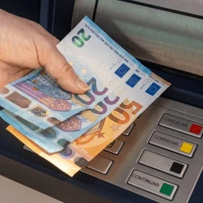 Ще теглим евро от банкоматите още в 00:00 часа на 1-ви януари, заяви Каримански