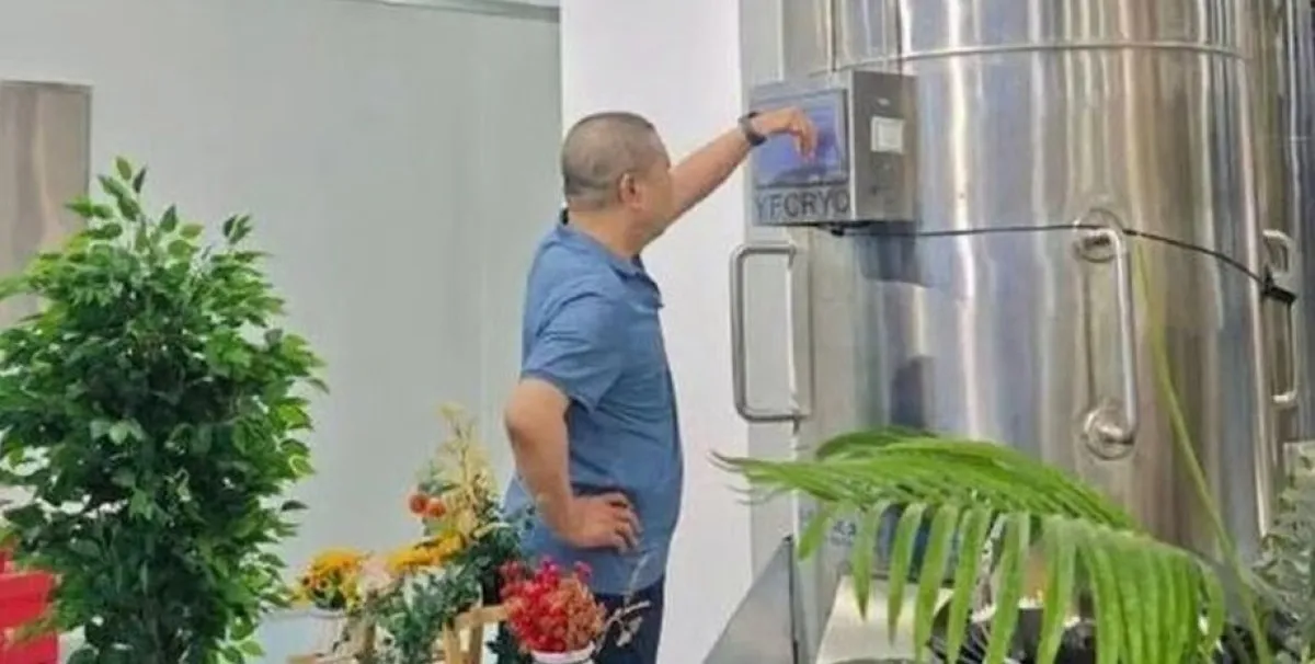 Мъж замрази жена си и намери нова любов: историята, която раздели милиони