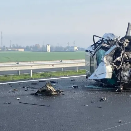 Разследването на тежката катастрофа която почерни уикенда и затвори за