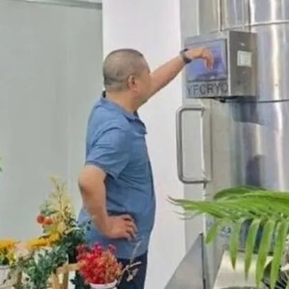 Мъж замрази жена си и намери нова любов: историята, която раздели милиони