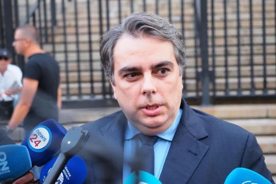 Асен Василев с коментар след приетия на първо четене Бюджет 2026