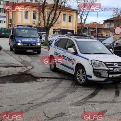 Тийнейджър на 15 години е настанен в болница с травми