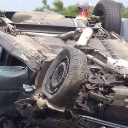 Млад шофьор се обърна с колата си в Пловдивско, в болница е