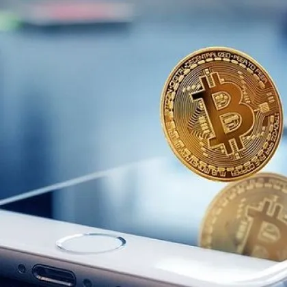 Цената на биткойна спадна под 90 000 долара за пръв