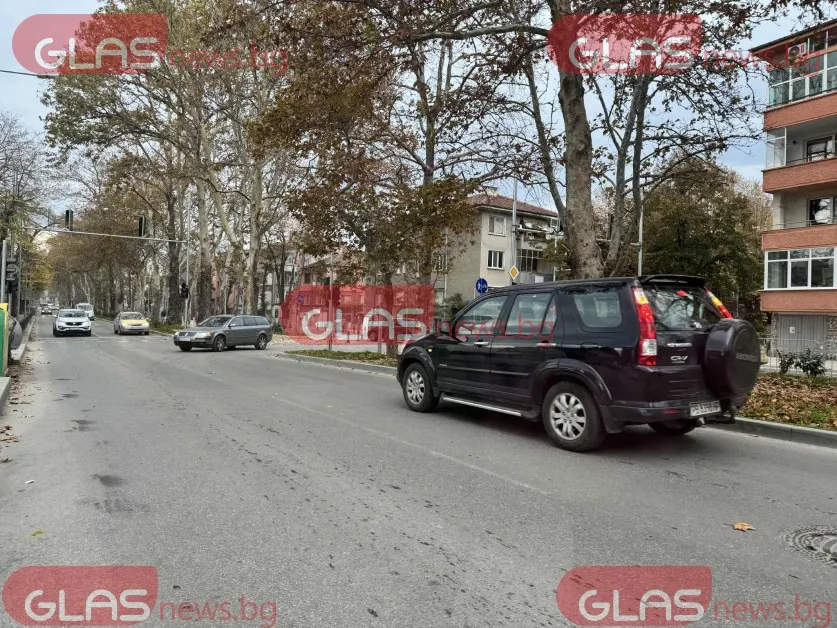 Пловдивски джип влезе в насрещното и блокира бул. „Хаджи Димитър" в час пик СНИМКИ