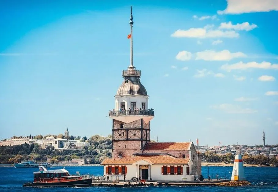 Разкриха измамна схема за над 2 млрд. евро, задържаха 21 души