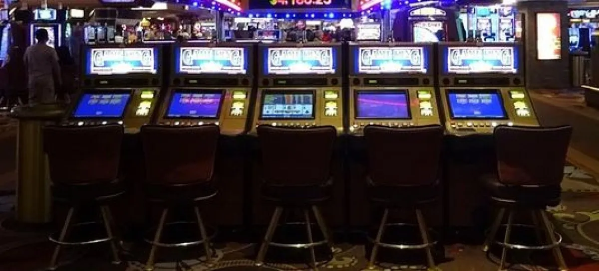 Спецакция! Погнаха игрални зали, заложни къщи и фирми за бързи кредити