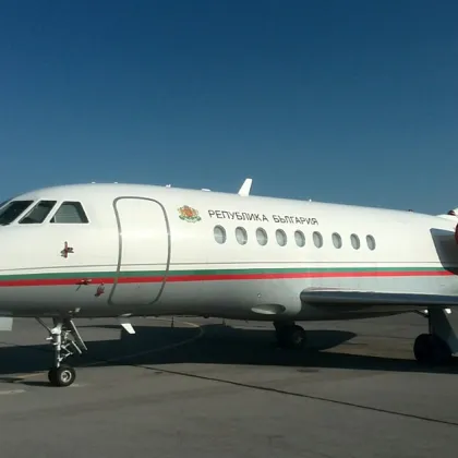 Продават на търг правителствения "Фалкон"