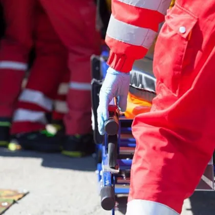 49 годишен мъж пострада при трудова злополука в предприятие в Бяла съобщиха от