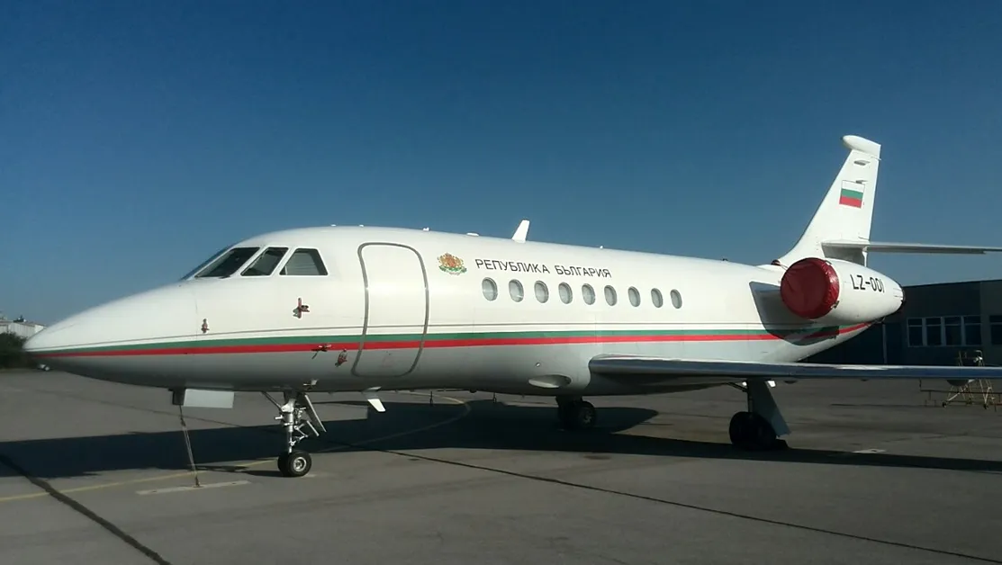 Продават на търг правителствения "Фалкон"